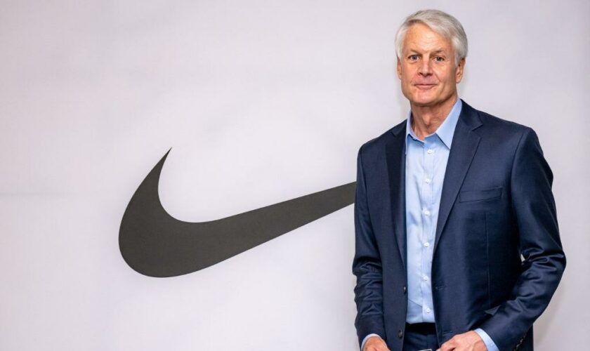 En perte de vitesse, Nike change de patron