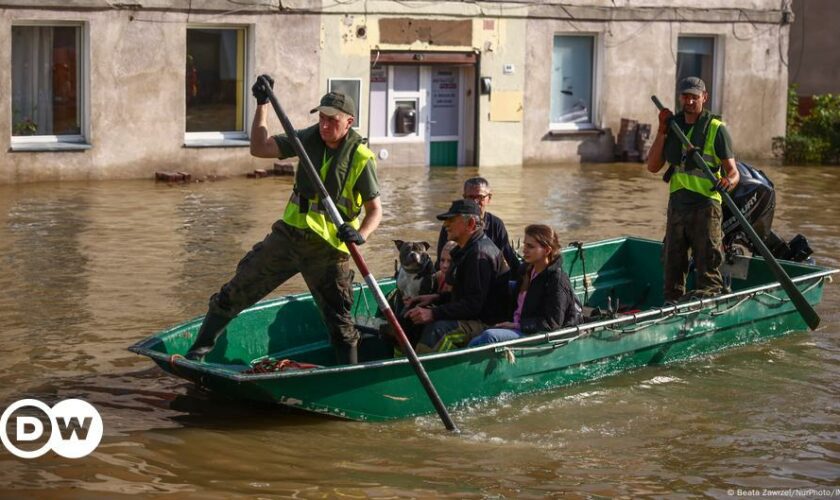 Europe floods: EU plans €10 billion aid for affected members