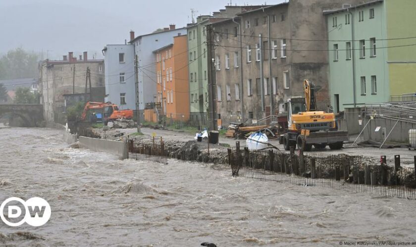 Europe floods: Parts of Vienna without power as river rises