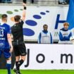 Football : exclu en 15 secondes… Le drôle de match d’un joueur de Malines