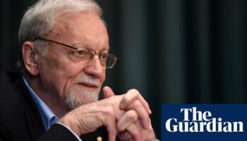 Former Labor foreign minister Gareth Evans says Australia won’t have sovereignty over Aukus submarines