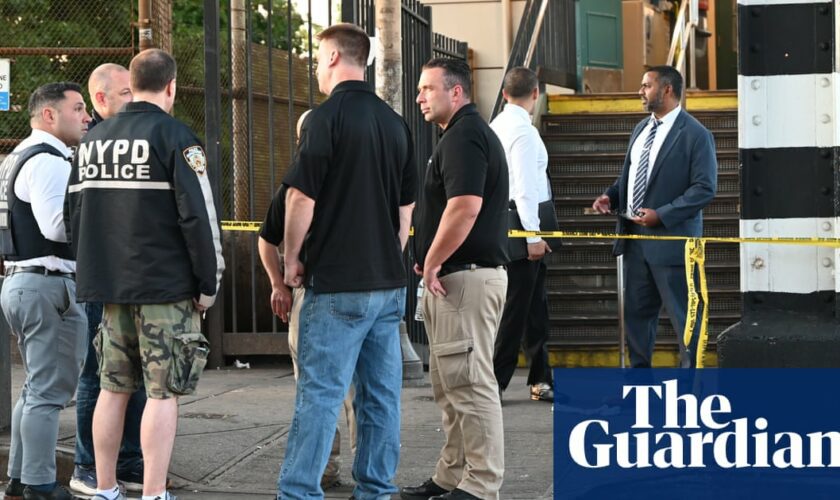 Four injured by police gunfire at New York City subway station