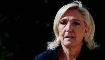 Gouvernement : Marine Le Pen fait planer la menace d’une censure si Éric Dupond-Moretti ou Xavier Bertrand étaient nommés