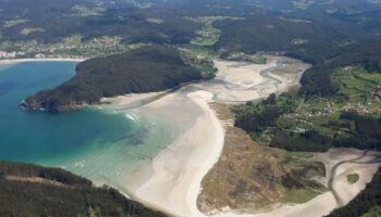 Hallan el cuerpo sin vida de un hombre en la playa de Vilarrube, en Valdoviño (A Coruña)