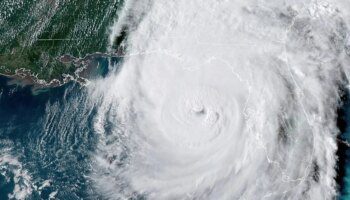 Helene toca tierra en el noroeste de Florida como un potente huracán de categoría cuatro