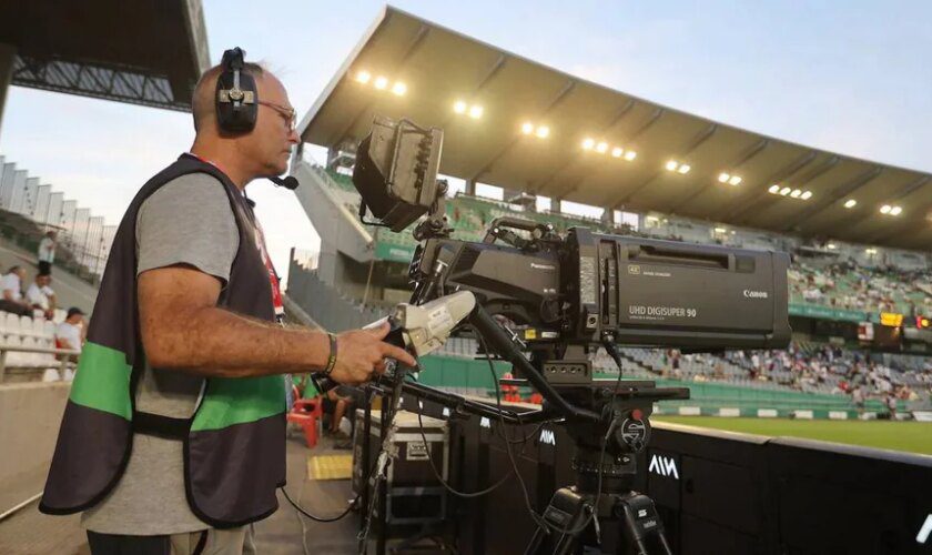 Horario y dónde ver por televisión el Córdoba CF - Málaga