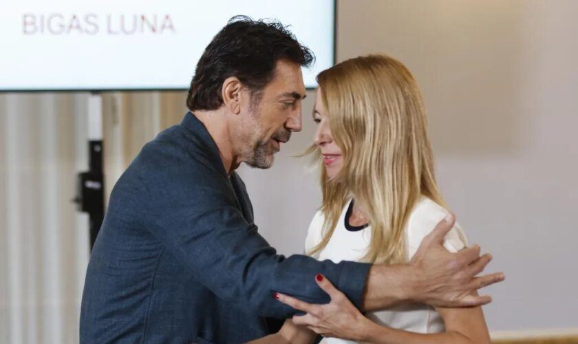 Javier Bardem se va contrariado de un acto promocional que él creía un homenaje íntimo a Bigas Luna: "Esto es una encerrona"