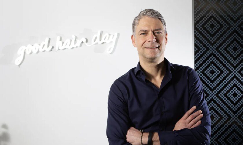 Jeroen Temmerman, CEO de ghd ('good hair day'): "Si utilizas una plancha con una temperatura más alta de 185ºC, corres el riesgo de causar daños irreversibles en el cabello"