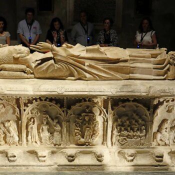 La Catedral de Sevilla amplía sus visitas culturales 'De profundis' y abre nuevas fechas