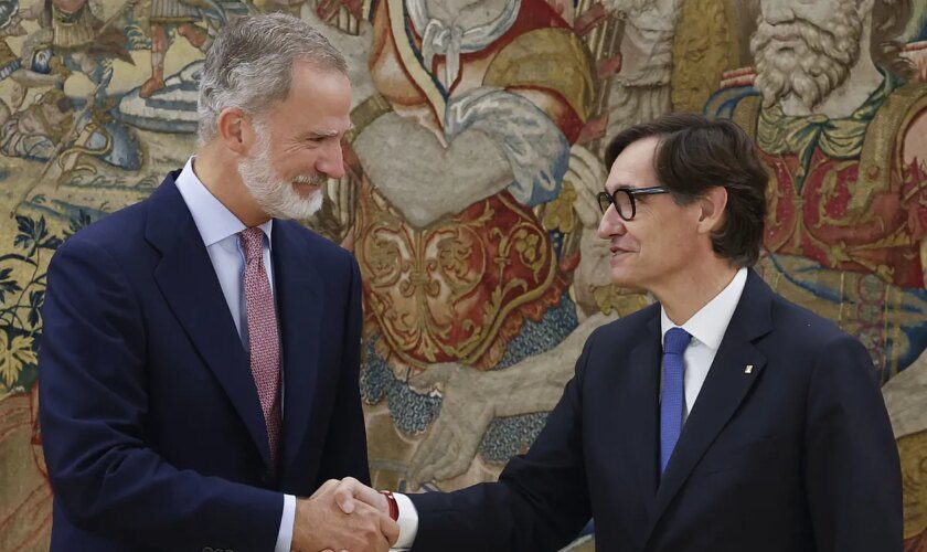 La sintonía de Illa y Felipe VI en su primer encuentro en Zarzuela: "Estoy muy contento"... "¡qué bien!"