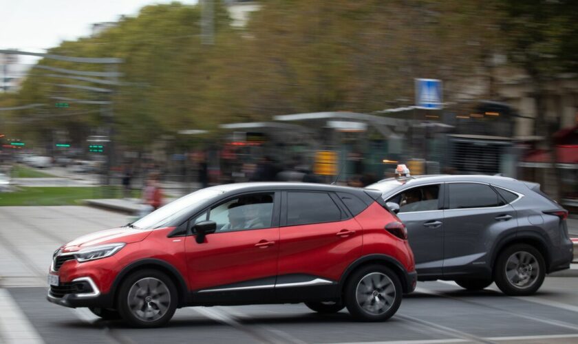 Le triplement du tarif de stationnement des SUV à Paris légèrement assoupli pour les hybrides