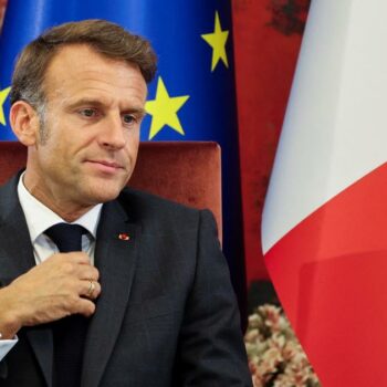 Les hésitations de Macron crispent le monde politique