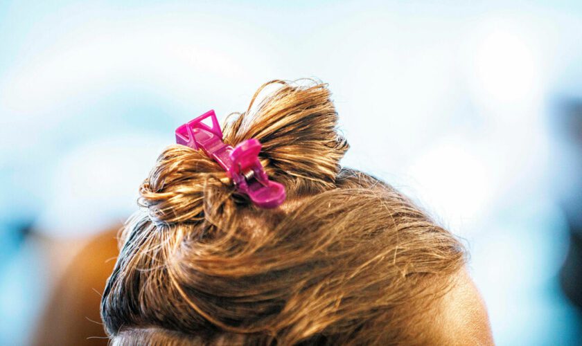 Les problèmes de vue d’une Française de 61 ans expliqués par l’utilisation de sa coloration pour cheveux