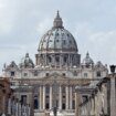 Los "Romeo y Julieta del Vaticano": contraen matrimonio dos empleados amenazados con el despido por casarse