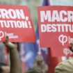 «Macron, destitution !» : à Paris, l’indignation modérée de la gauche contre le «coup de force» du président