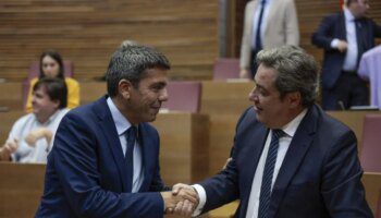 Mazón anuncia nuevas rebajas fiscales y trata de amarrar el apoyo de Vox para agotar la legislatura: "No podemos volver atrás"