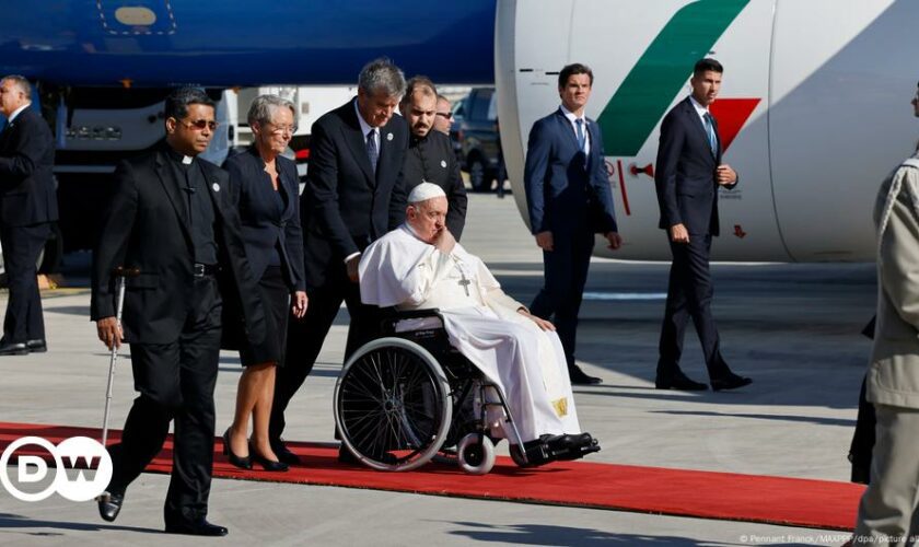 Mit 87 Jahren: Papst Franziskus startet seine längste Reise