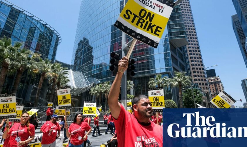 More than 10,000 US hotel workers strike on Labor Day weekend