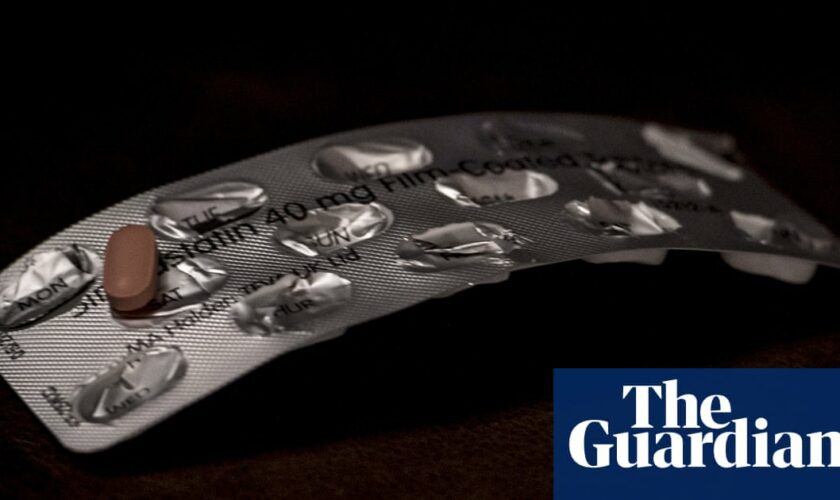 Most people over 70 should consider taking statins, study finds