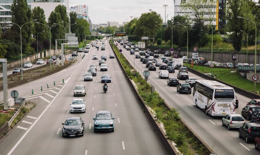 Périphérique parisien à 50 km/h et voies réservées : les questions qui se posent sur le projet d’Anne Hidalgo