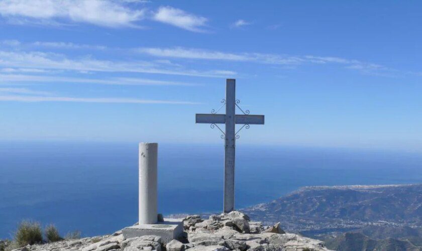 Pico del Cielo, el impresionante mirador escondido en Málaga con vistas al Mediterráneo