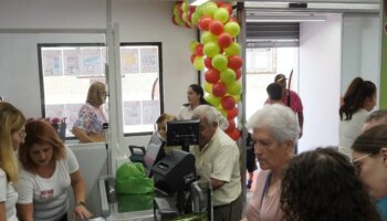 Piedra inaugura en Villafranca su primera tienda Óptima abierta los 365 días del año