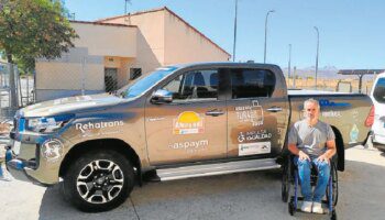 'Rally' solidario con silla en el maletero