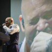 Residente fue todo emoción en Madrid: rompe a llorar durante un concierto de alta intensidad emocional