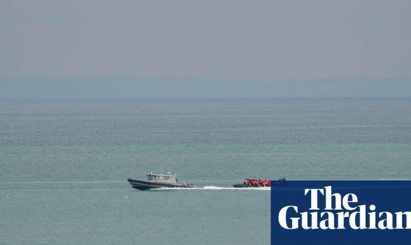 Several dead in attempt to cross Channel, say French authorities