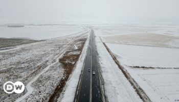 South Africa: Heavy snowfall forces road closures