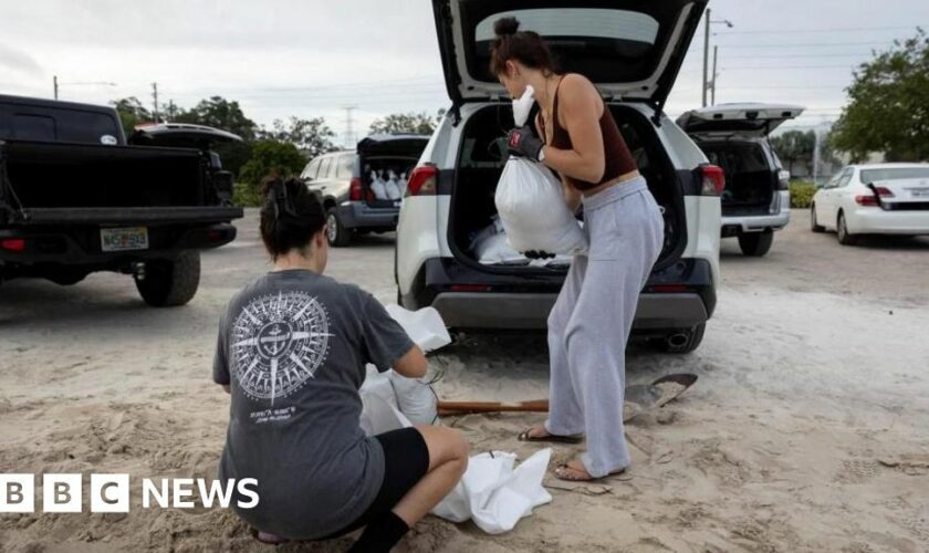 South-eastern US braces for 'catastrophic' Hurricane Helene