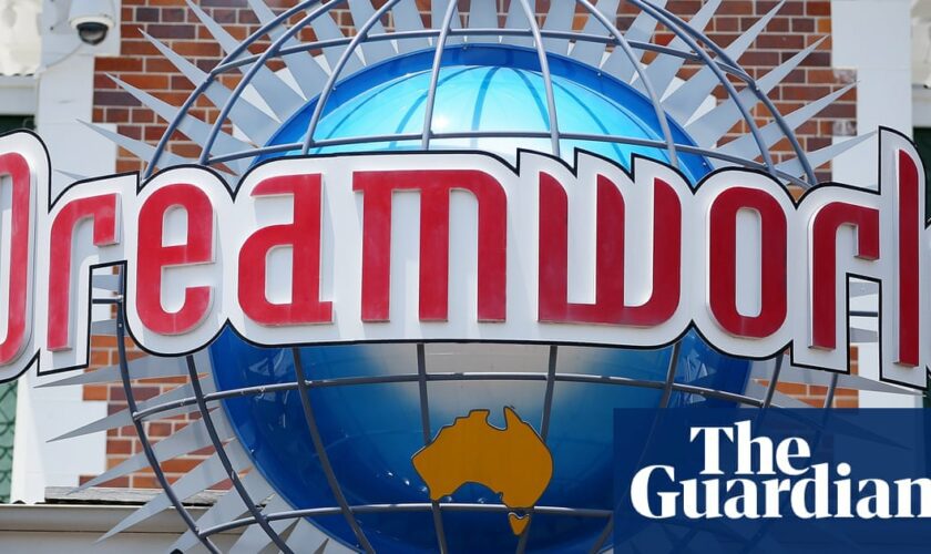 Tiger mauls animal handler at Dreamworld theme park on the Gold Coast