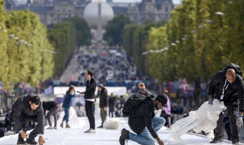 «Toujours pas eu mes billets» : confusion autour des QR Codes pour assister à la parade des athlètes des JO à Paris