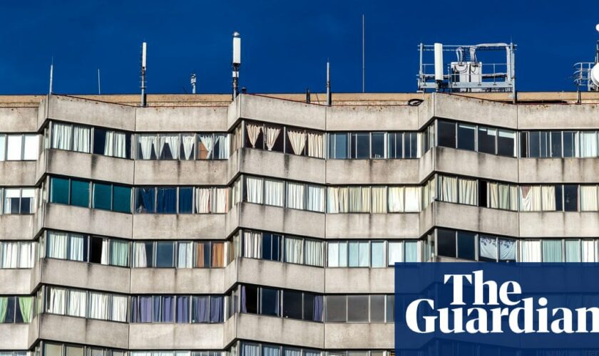 Tracey Emin among hundreds opposing changes to Margate ‘brutalist masterpiece’