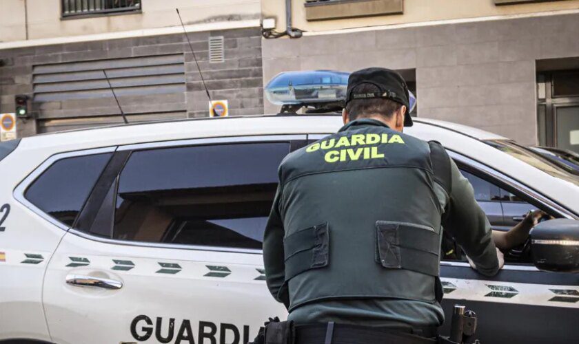 Tres detenidos por robar en una vivienda y a una persona en la calle el mismo día en Valencia