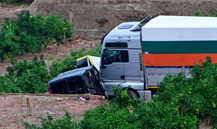 Tres fallecidos y cuatro heridos atropellados por un camión con problemas en los frenos en Benifairó, Valencia