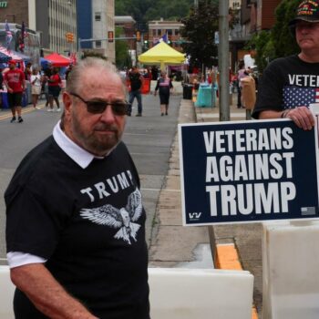 Trump déclenche une nouvelle polémique en tentant de s’approprier le soutien des anciens combattants