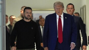 Trump recibe a Zelenski en Nueva York y presume de su "buena relación con Putin"