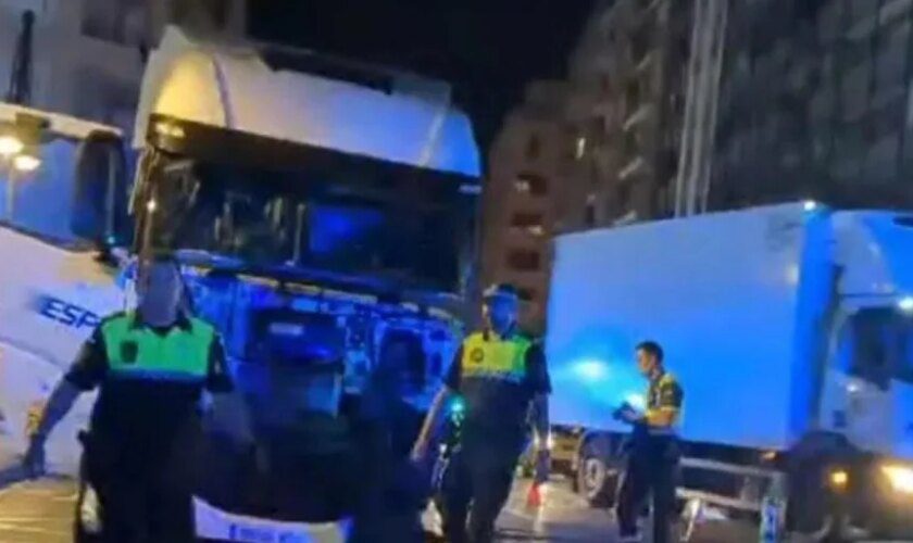 Un camionero que multiplicaba por siete la tasa de alcohol siembra el pánico en contradirección por el centro de Valencia