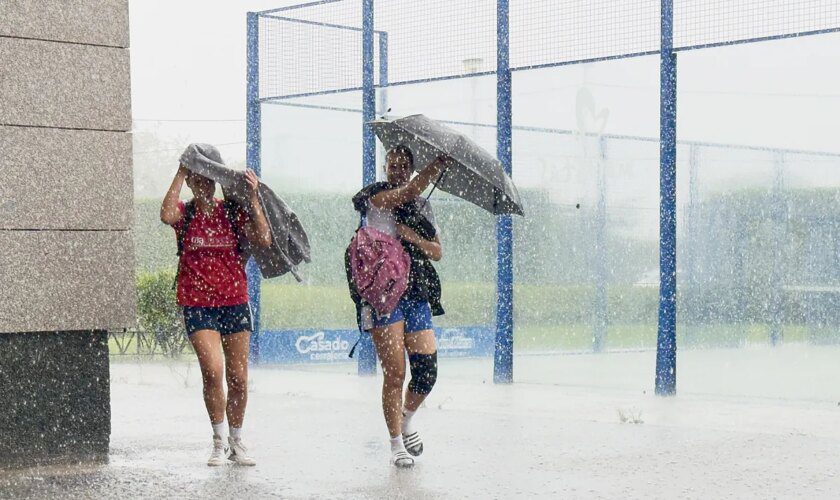 Una DANA dejará fuertes lluvias y crecidas de ríos este fin de semana: hay once provincias en alerta