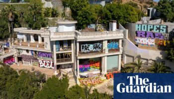 Viral Hollywood Hills mansion covered with graffiti closed down after arrests