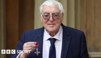 Clive Everton was made a MBE in 2019 for his services to snooker