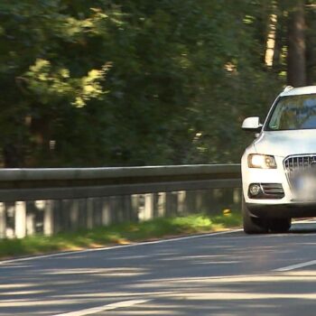 Anbieter am Flughafen: Dreister Park-Service: Kunde staunt nach Urlaub über Tachostand