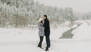 Vous cherchez un partenaire amoureux pour passer l'hiver? Il y a une explication scientifique à cela