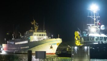 Havarie vor Helgoland: Fähre treibt steuerlos auf Nordsee – Passagiere berichten von Chaos-Überfahrt