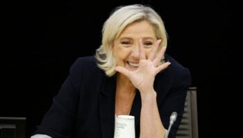 La cheffe des députés RN Marine Le Pen le 15 septembre 2024 à Paris.