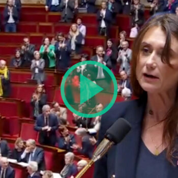 Sandrine Josso, victime de soumission chimique, interpelle le gouvernement pour continuer la lutte