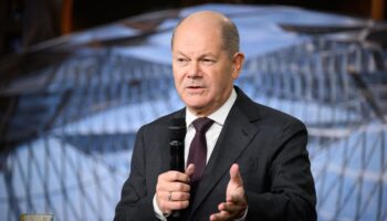 RTL/ntv-Trendbarometer: Umfragewerte für Scholz im Keller: Sollte er sein Amt vorzeitig abgeben?