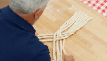 Paul Hollywood breaks protocol to demonstrate technical challenge in Bake Off first