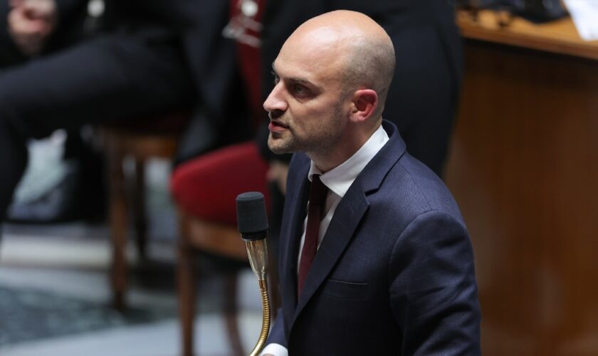 Le ministre des Affaires étrangères Jean-Noël Barrot le 8 octobre 2024 à l'Assemblée nationale à Paris